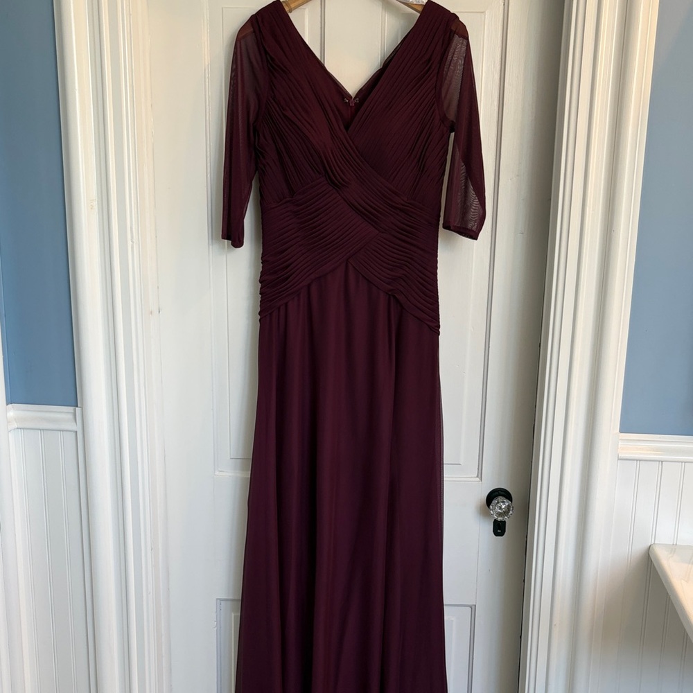 Christina Wu Eggplant 3/4 Sleeve V-Neck Evening Gown Style 17061 Size 8 - Picture 3 of 9